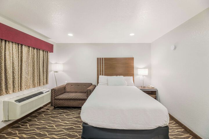 Room 12 of 34