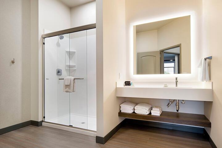 Clubhouse Hotel Suites Sioux Falls
