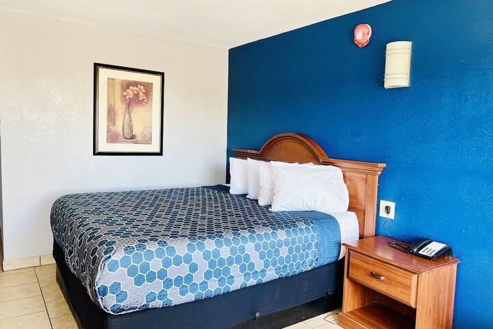 Room 16 of 22