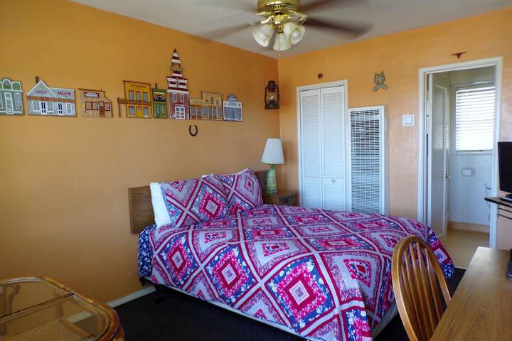 Room 72 of 90