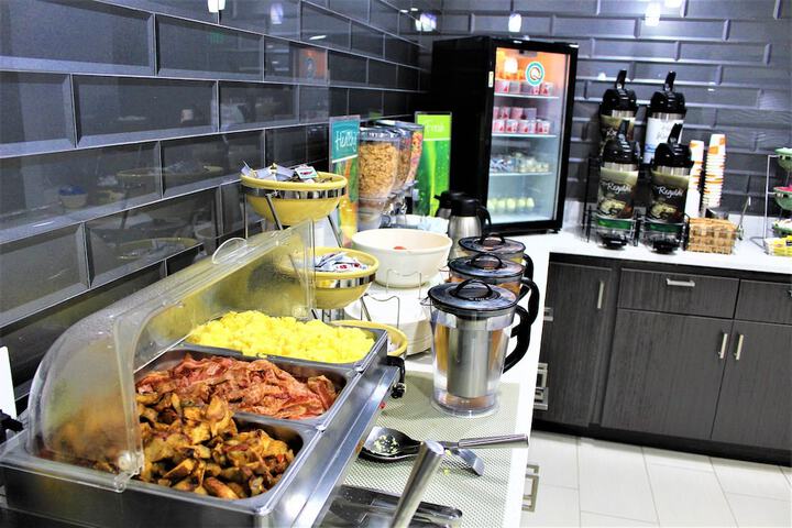 Breakfast/Coffee Service 37 of 44