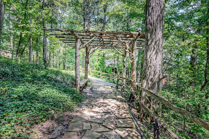 Laurel Valley Mountain Retreat