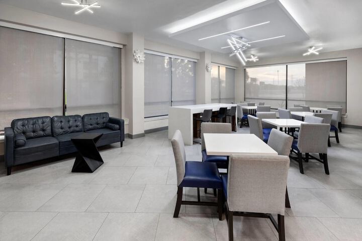 La Quinta Inn & Suites by Wyndham Houston Stafford Sugarland