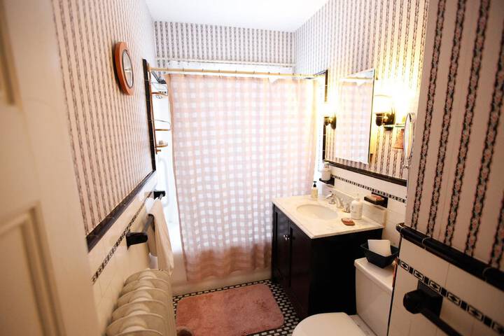 Room 11 of 25