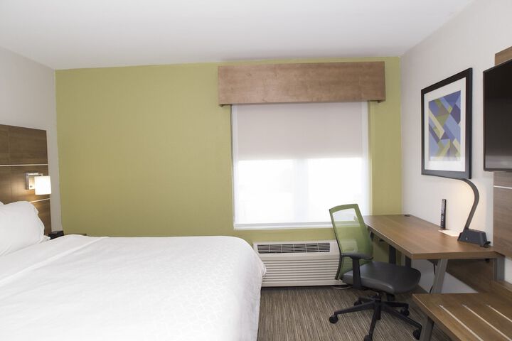Room 37 of 82