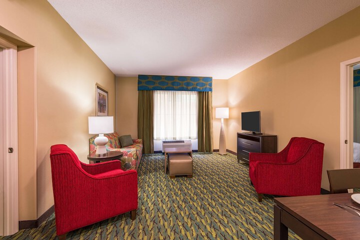 Room 18 of 32