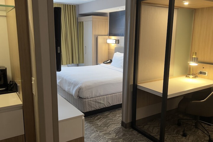 Room 21 of 28