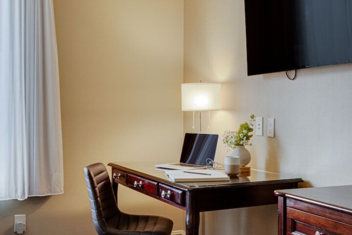 Ayres Hotel & Spa Mission Viejo – Lake Forest