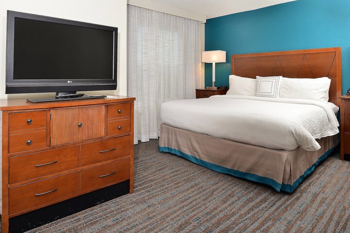 Room 32 of 50