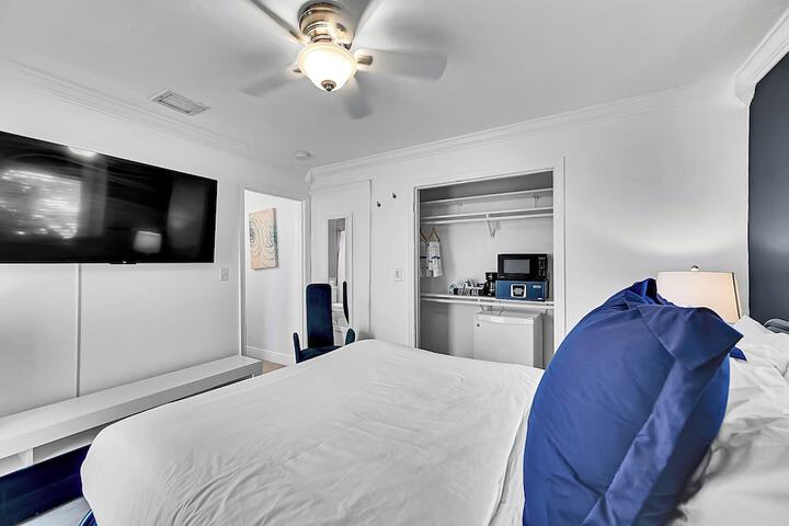 Inn on the Drive ( Adults Only)