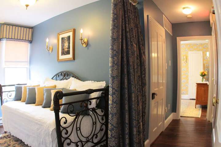 Room 18 of 50