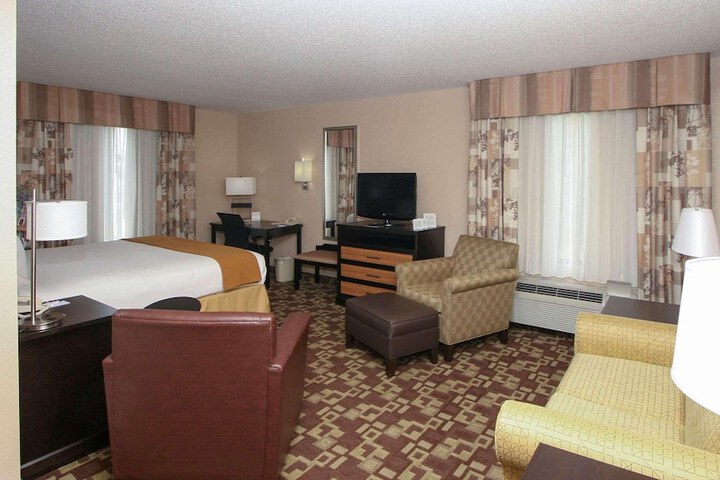 Room 5 of 22
