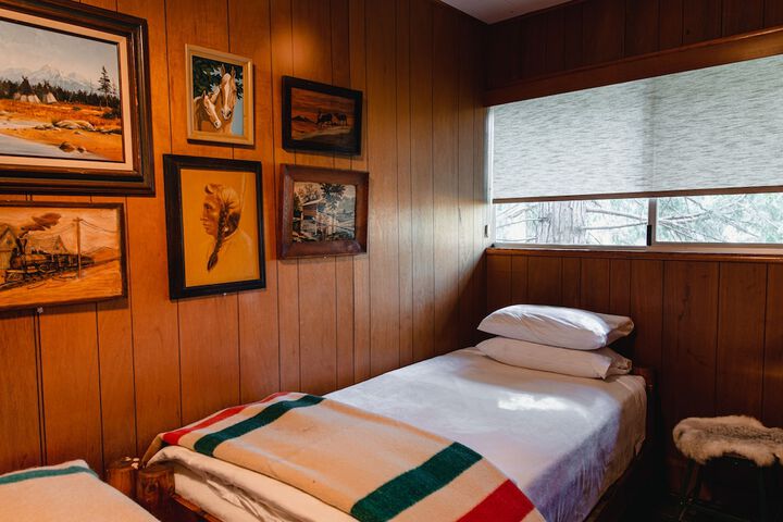 Room 48 of 74