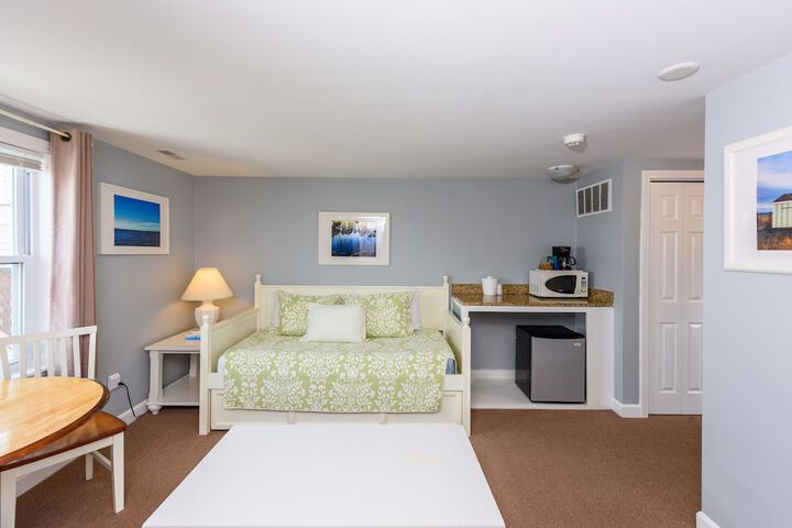 Room 52 of 104
