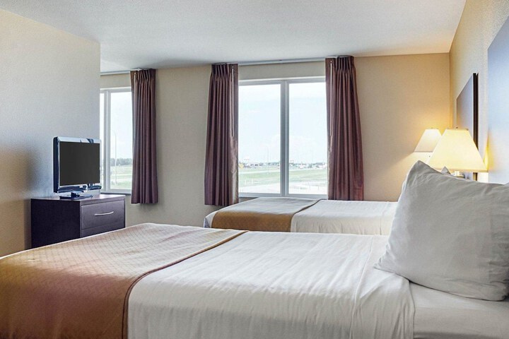 Quality Inn & Suites Minot North