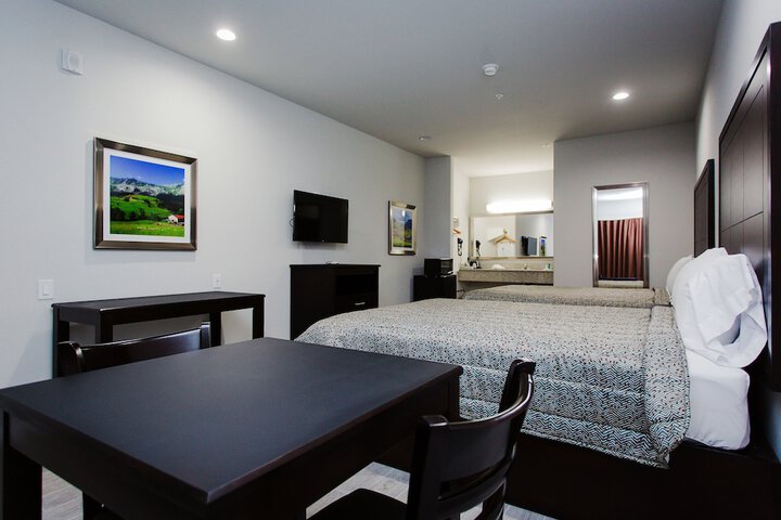 Room 10 of 12