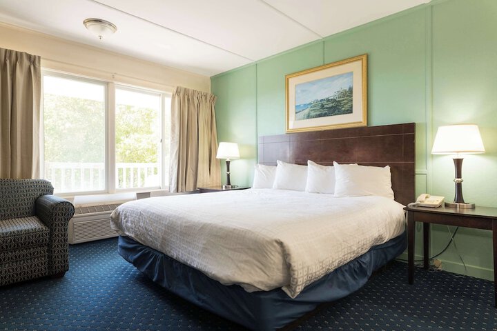 Room 46 of 71