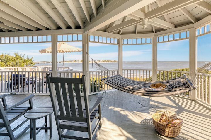 Haven by Avantstay Luxury Beachfront Home w / Pool & Gorgeous Patios