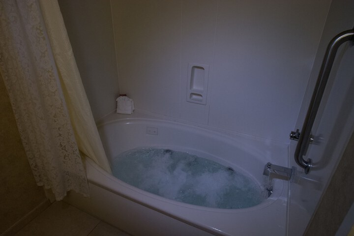 Room 12 of 34