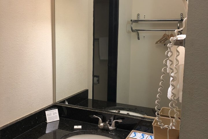Room 73 of 125