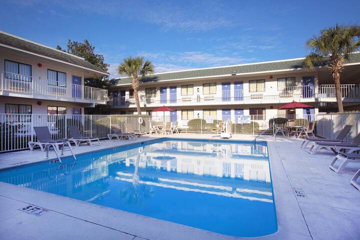 Pool 4 of 43