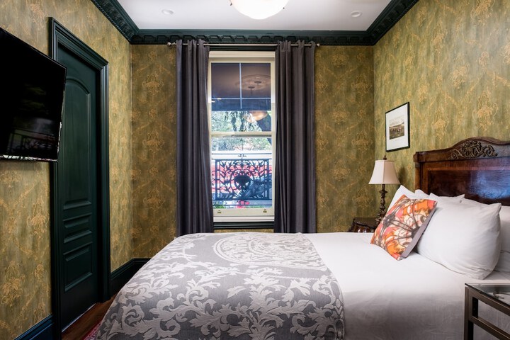 Room 8 of 38