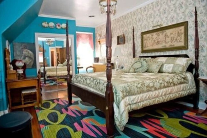 Room 10 of 23