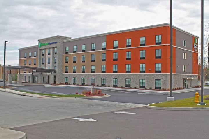Hotel 8 of 63