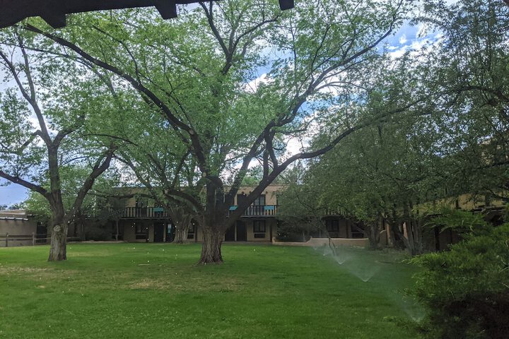 Sagebrush Inn & Suites