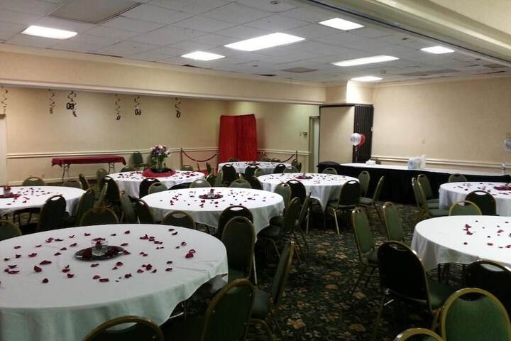 Ballroom/Hall 20 of 21