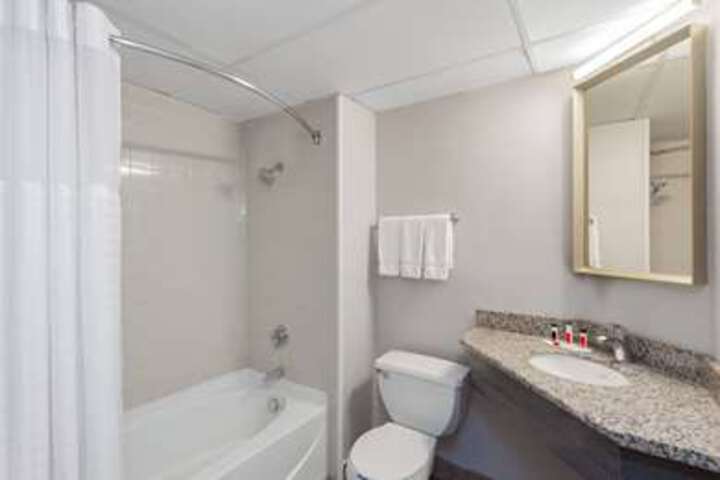 Room 25 of 160