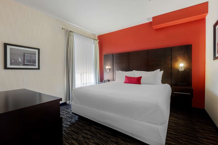 C Hotel by Carmens BW Premier Collection