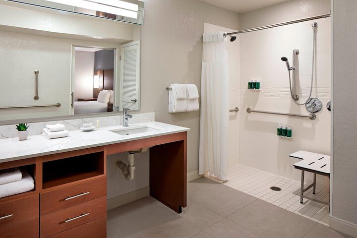 Room 20 of 34