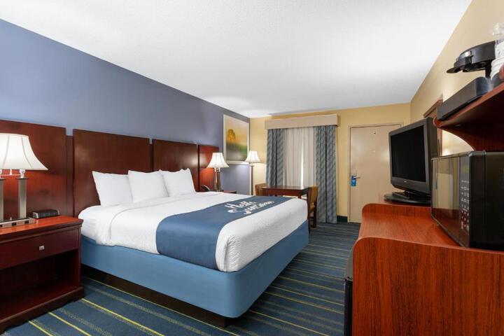 Days Inn by Wyndham Chipley