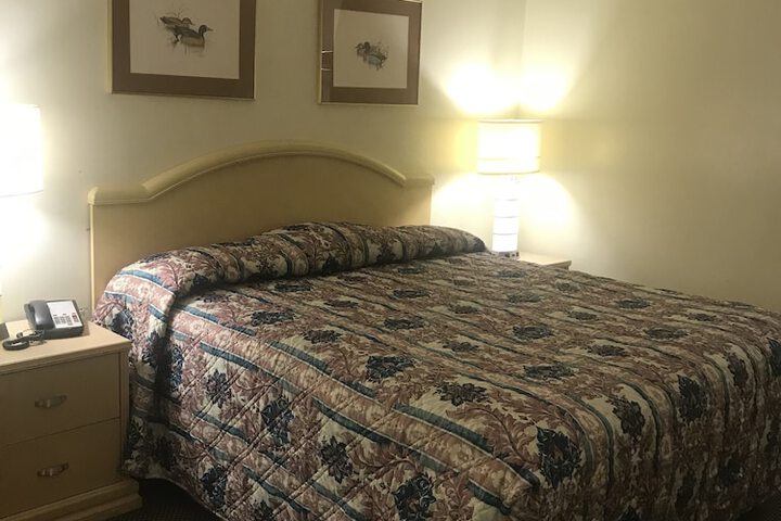 Room 27 of 34