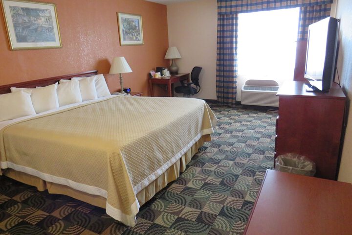 Room 17 of 26