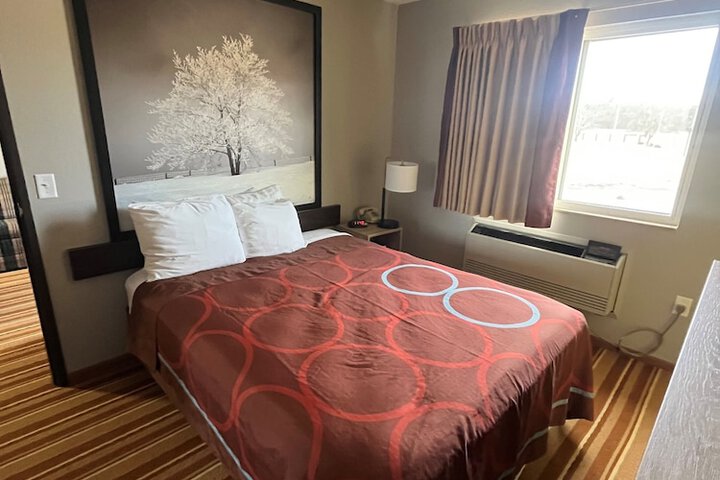 Room 11 of 15