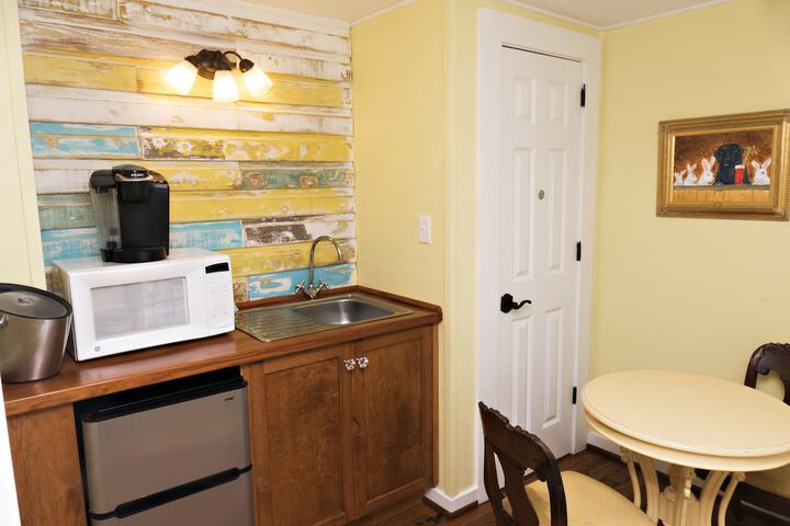Room 40 of 61