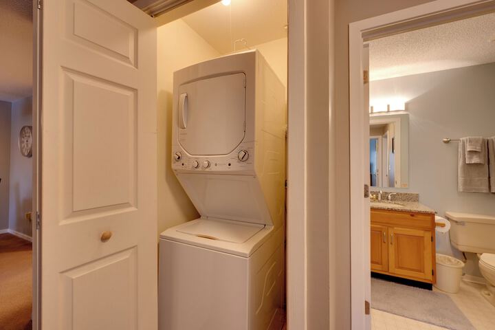 3 Mi to Story Land: All-season Family Condo