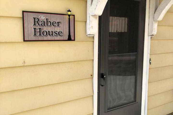 Historic Raber House