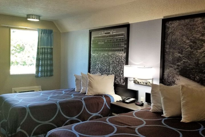 Room 13 of 27