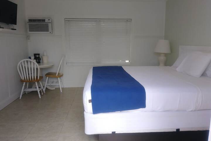 Room 35 of 54