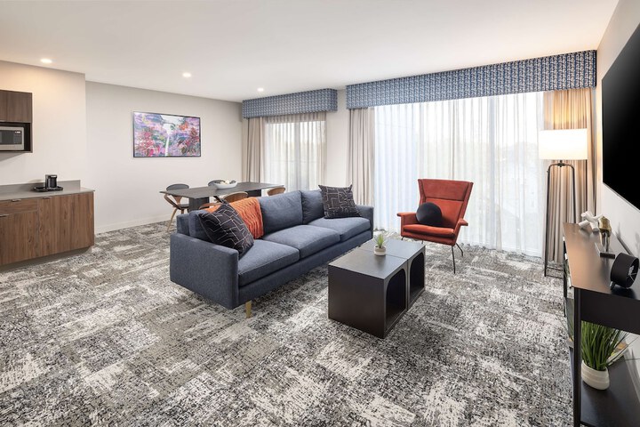 Room 34 of 66