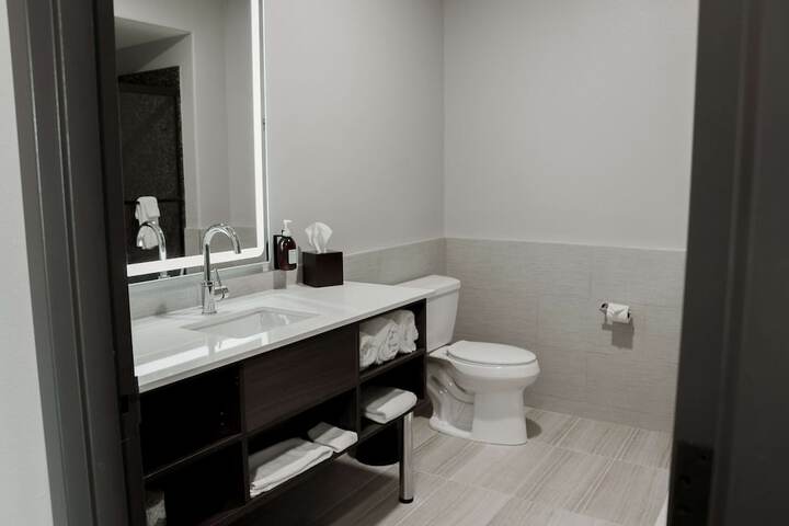 Room 54 of 174