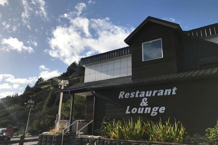 Shelikof Lodge