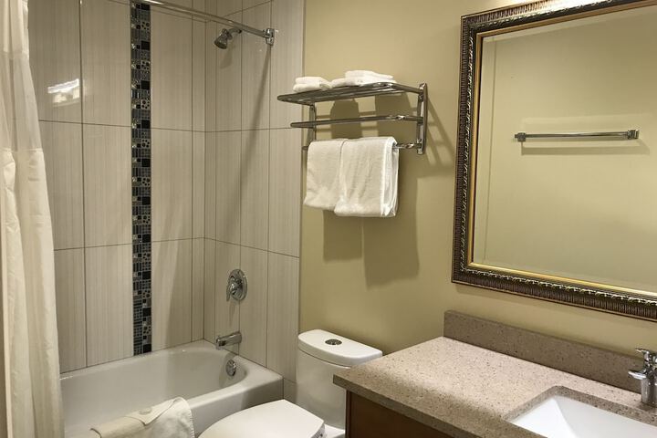 Room 13 of 38