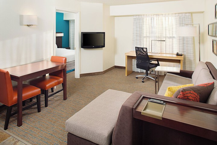 Room 13 of 20