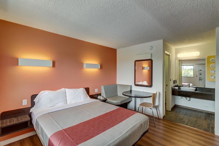Motel 6 Berea KY