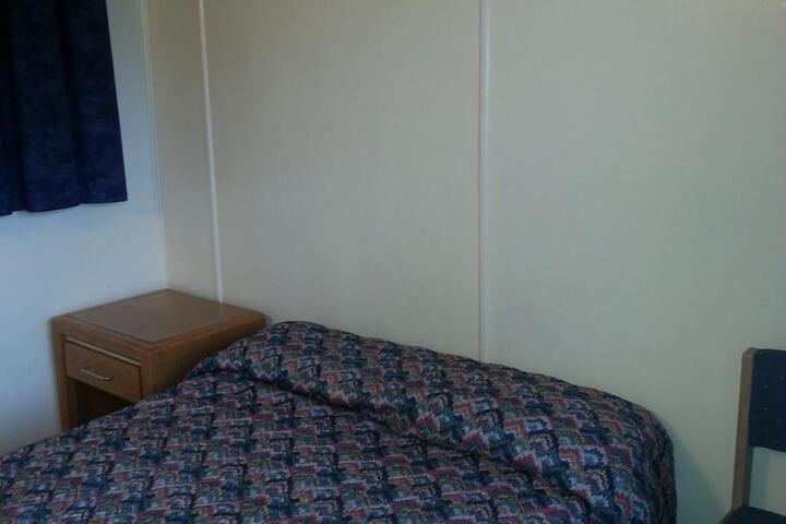 Room 11 of 18