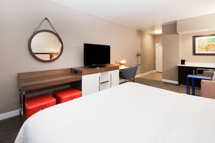 Room 27 of 54